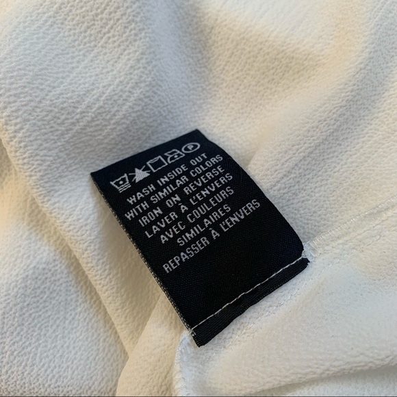 Le Chateau Flowy Sleeve Top - Picture 9 of 9